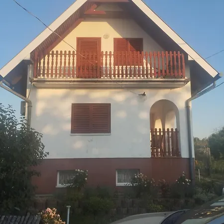 Varlak Vendeghaz *